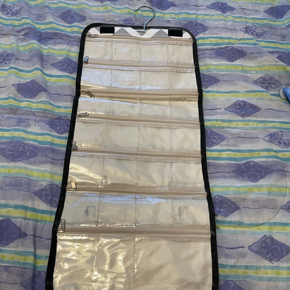 Hang up jewelry organizer
